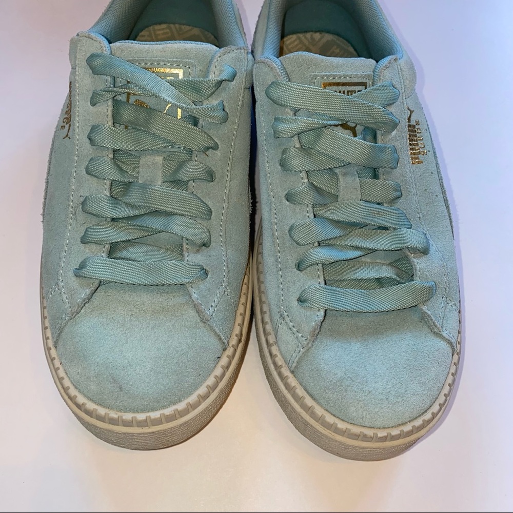 Womens Size 7 Seafoam Green platform sneakers